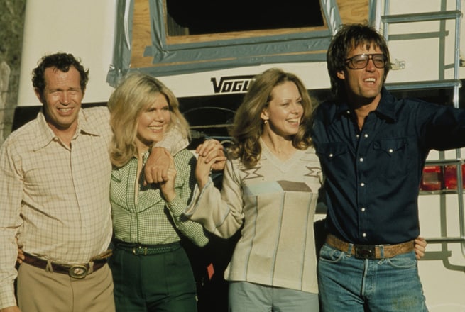 Loretta Swit, Peter Fonda, Warren Oates, Lara Parker